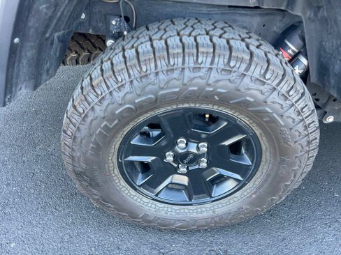 Used 2023 Jeep Gladiator Mojave AWD/4WD image 13