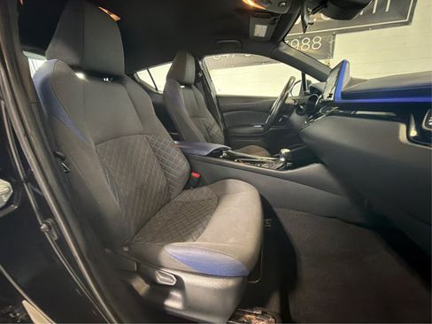 Used 2021 Toyota C-HR XLE FWD image 14