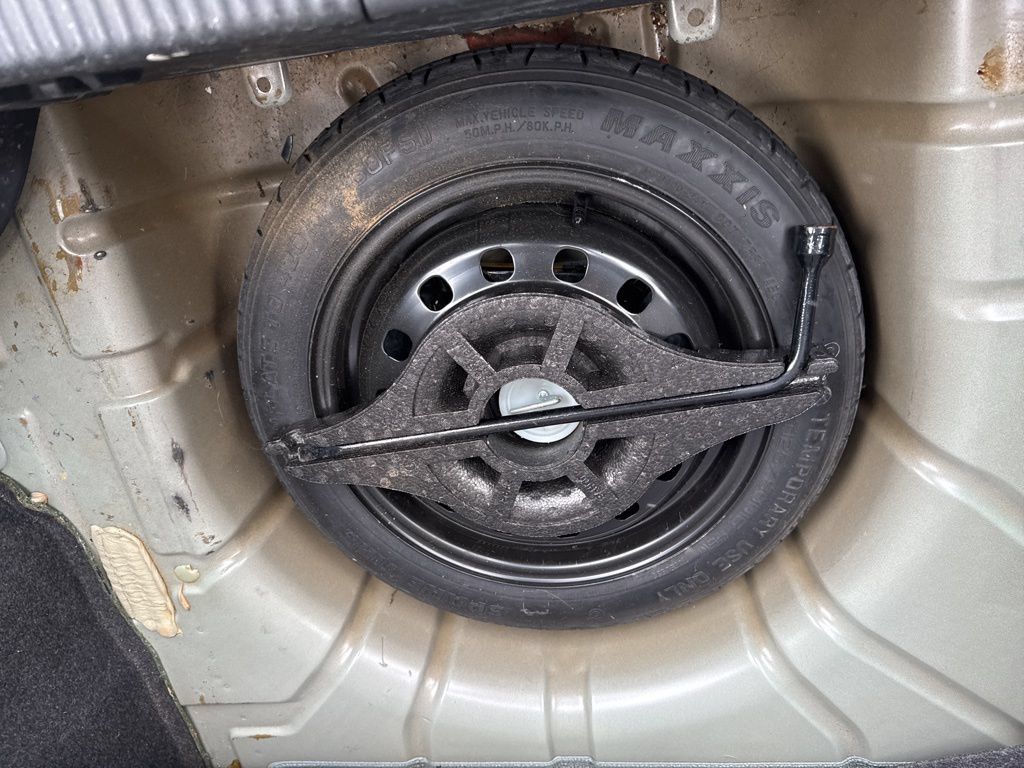 Used 2010 Ford Focus SE FWD image 24