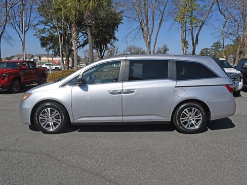 Used 2011 Honda Odyssey EX image 2
