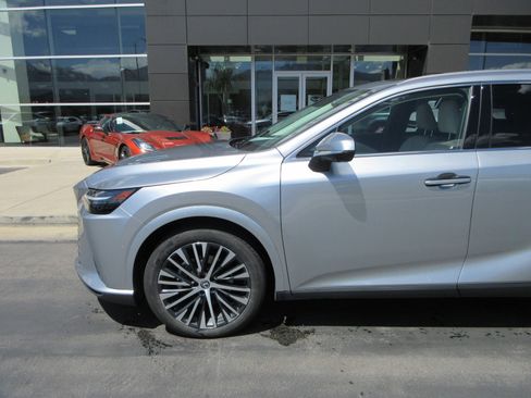 Used 2024 Lexus RX 350 w/ Convenience Package AWD/4WD image 2