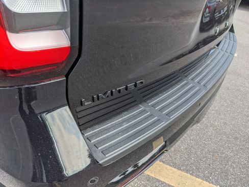 Certified 2023 Ford Expedition Limited image 13