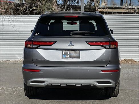 Used 2022 Mitsubishi Outlander SEL image 12