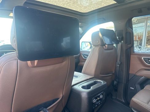 Used 2023 Chevrolet Tahoe High Country image 16