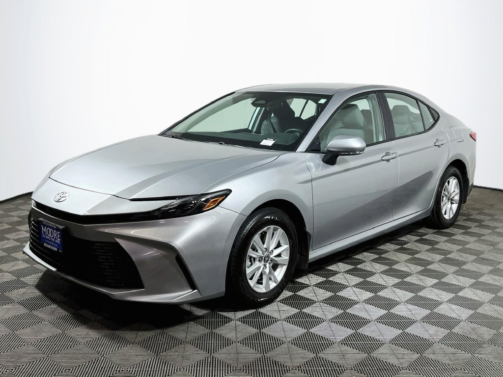 Used 2025 Toyota Camry LE w/ Convenience Package AWD/4WD image 3