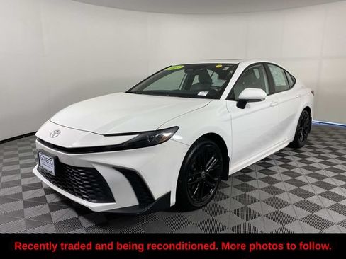 Used 2025 Toyota Camry SE w/ Convenience Package AWD/4WD image 4