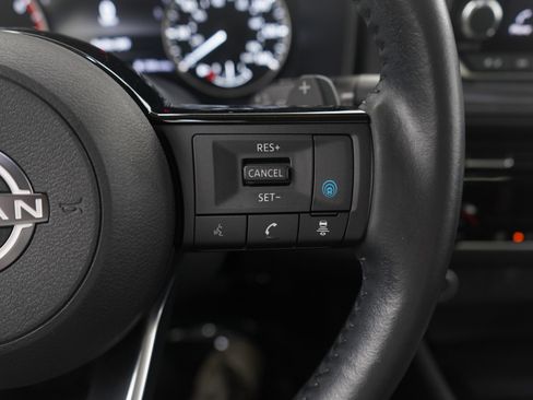 Used 2022 Nissan Rogue SV w/ SV Premium Package image 26