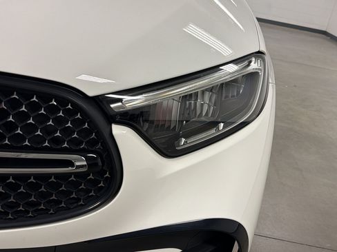 Used 2023 Mercedes-Benz GLC 300 4MATIC image 10
