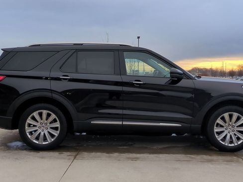 Used 2021 Ford Explorer Limited w/ Equipment Group 301A image 5