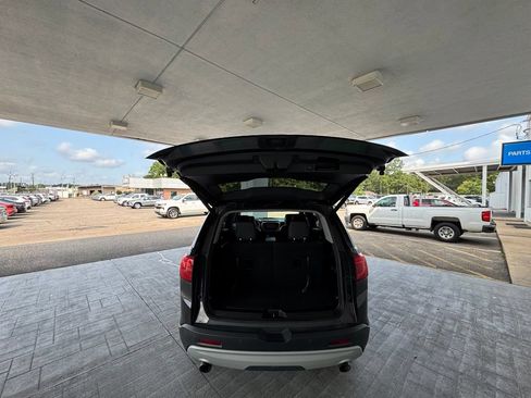 Used 2018 GMC Acadia SLT AWD/4WD image 9