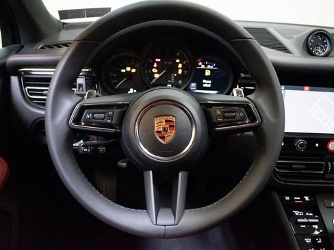 New 2026 Porsche Macan image 25