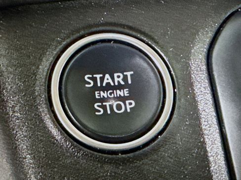 Used 2023 Land Rover Defender 110 S image 21