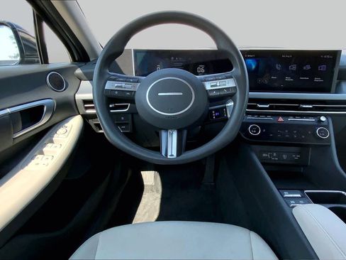 Used 2025 Hyundai Sonata SEL FWD image 6