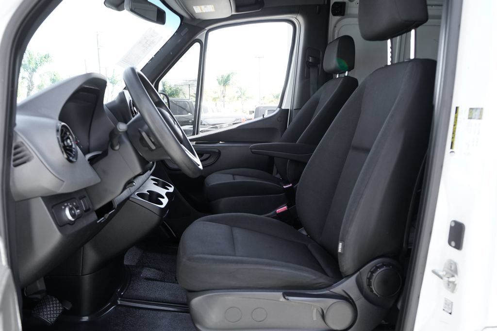 Used 2020 Mercedes-Benz Sprinter 1500 image 19