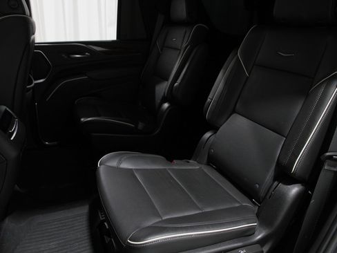 Used 2021 Cadillac Escalade Premium Luxury w/ LPO, Radiant Package image 21