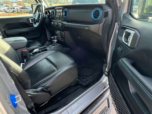Used 2021 Jeep Wrangler Unlimited Rubicon 4xe w/ Cold Weather Group image 19