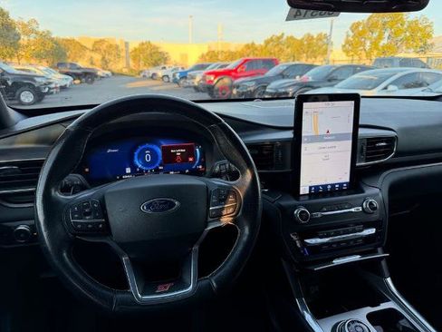 Certified 2020 Ford Explorer ST w/ ST High-Performance Pack image 5