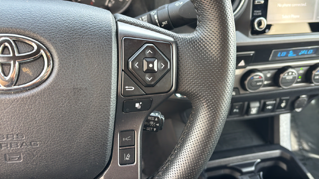 Used 2022 Toyota Tacoma TRD Off-Road w/ Technology Package AWD/4WD image 23