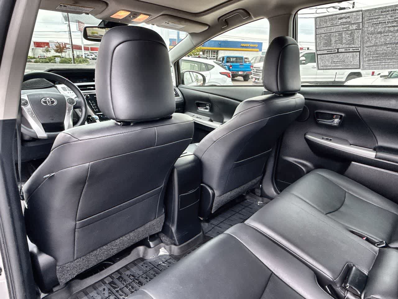 Used 2017 Toyota Prius V Five w/ Advanced Technology Package FWD image 13