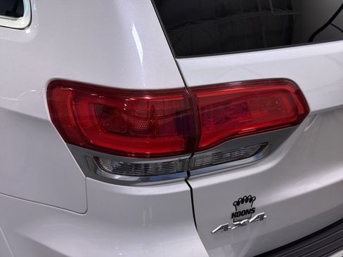 Used 2020 Jeep Grand Cherokee Summit AWD/4WD image 18