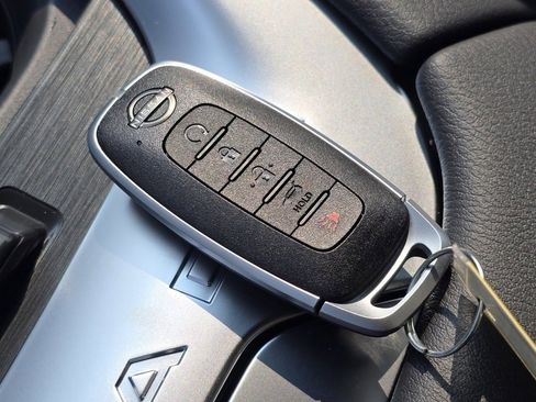 New 2025 Nissan Armada SL w/ Captain's Chari Seat Package image 19