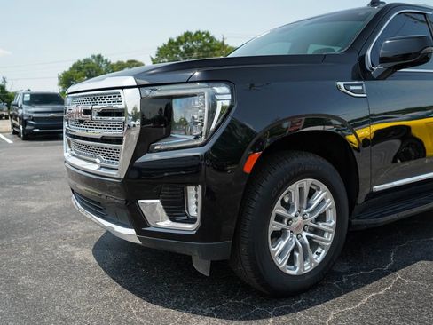 Used 2024 GMC Yukon XL SLT w/ SLT Luxury Package AWD/4WD image 17