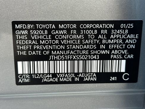 Used 2025 Lexus LS 500 w/ Interior Upgrade Package image 32