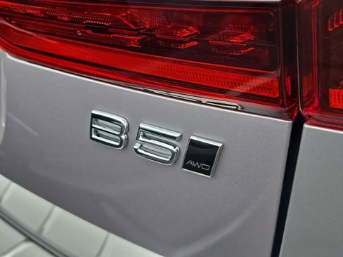 New 2026 Volvo XC60 B5 Plus w/ Protection Package Premier image 7