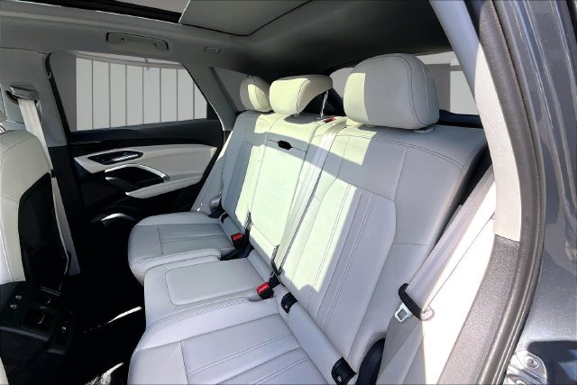 Used 2025 Audi Q5 Premium w/ Convenience Package AWD/4WD image 22