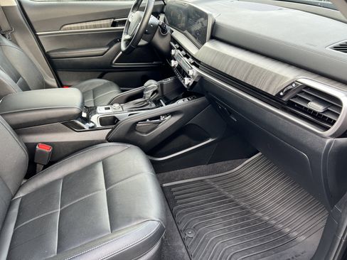 Used 2025 Kia Telluride EX image 26