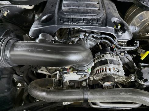 Used 2019 RAM 1500 Laramie image 39