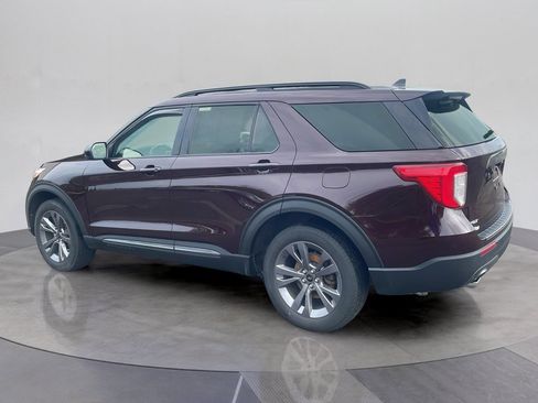 Used 2023 Ford Explorer XLT w/ Equipment Group 202A AWD/4WD image 3