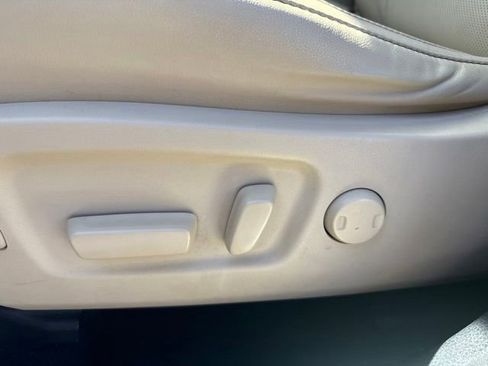 Used 2017 Toyota Highlander Limited AWD/4WD image 11