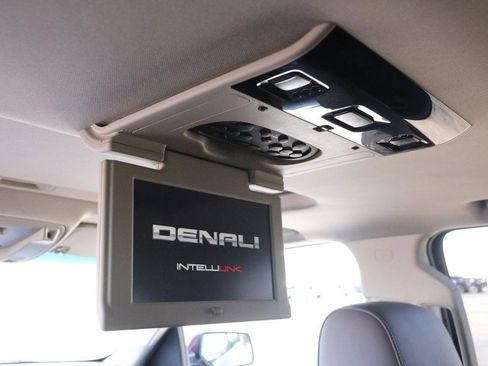 Used 2019 GMC Yukon Denali w/ Denali Ultimate Package AWD/4WD image 32
