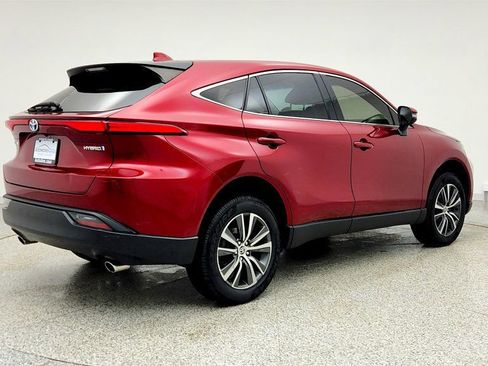 Used 2021 Toyota Venza LE image 5