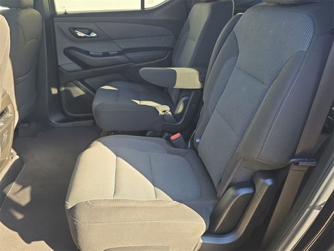 Used 2023 Chevrolet Traverse LT image 26