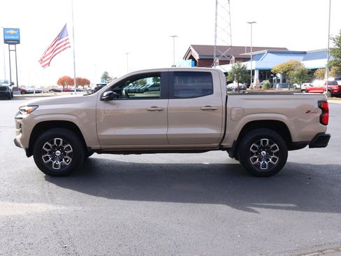 Used 2024 Chevrolet Colorado Z71 w/ Z71 Convenience Package 2 image 30