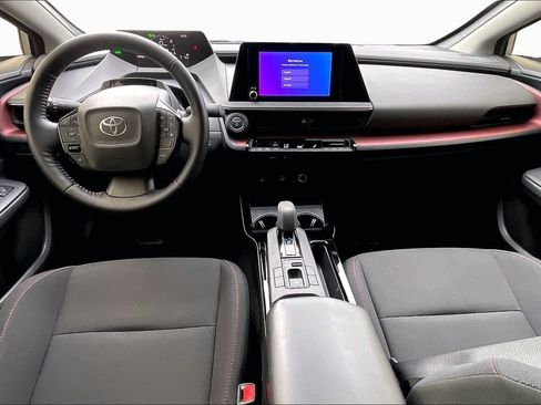 Used 2025 Toyota Prius Plug-In Hybrid image 15