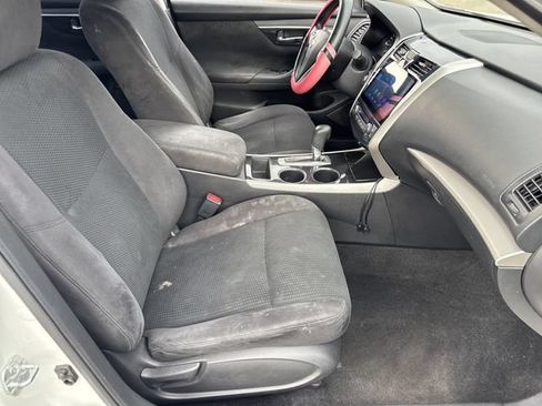 Used 2014 Nissan Altima 2.5 SV FWD image 25