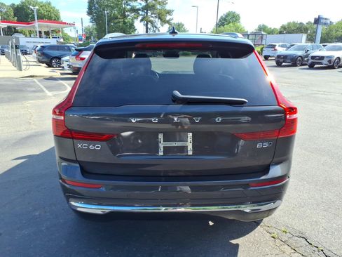 Certified 2023 Volvo XC60 B5 Plus AWD/4WD image 4