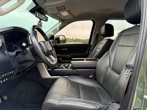 Used 2022 Toyota Tundra SR5 w/ SR5 Premium Package AWD/4WD image 10