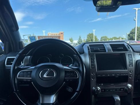 Used 2021 Lexus GX 460 Premium w/ Premium Package AWD/4WD image 11
