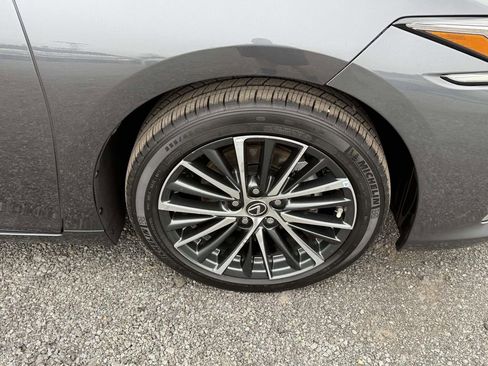 Used 2024 Lexus ES 350 w/ Premium Package FWD image 7