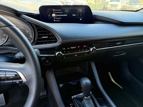 Used 2024 MAZDA MAZDA3 s image 21