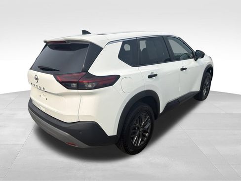 Used 2022 Nissan Rogue S FWD image 5