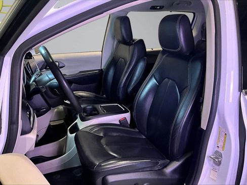 Used 2022 Chrysler Pacifica Touring-L FWD image 20