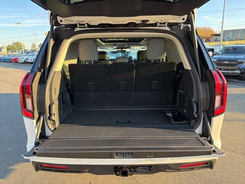 New 2025 Ford Expedition Active image 16