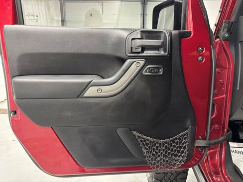 Used 2011 Jeep Wrangler Sport AWD/4WD image 9