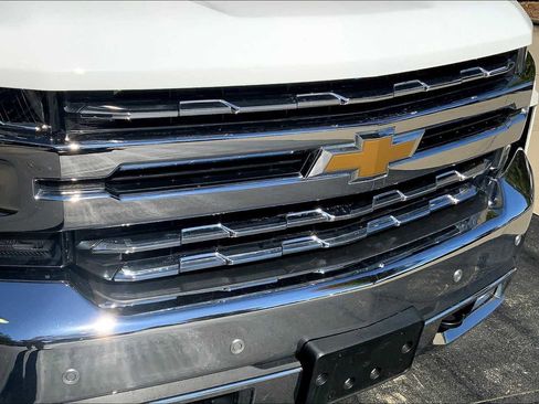 Used 2022 Chevrolet Silverado 1500 LTZ w/ Safety Package II image 30