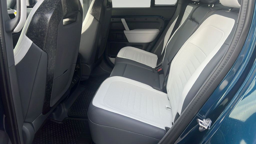 New 2026 Land Rover Defender 110 AWD/4WD image 16